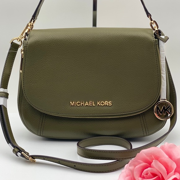 Michael Kors Handbags - 🌸Michael Kors Bedford MD Shoulder Crossbody Bag